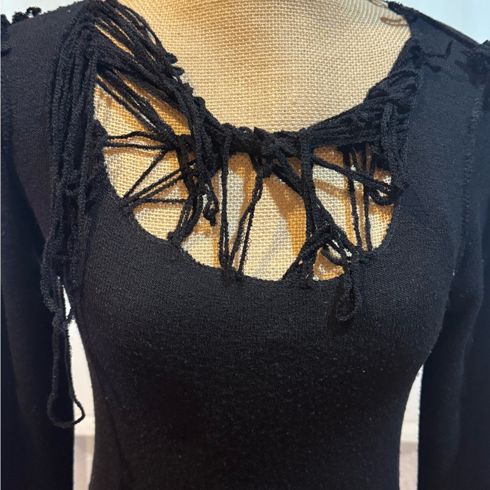 Miss Black Fitted Cut Out Long Sleeve Sweater, size M - Picture 6 of 12